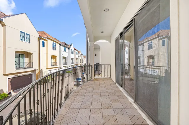 $3,000 | 7227 Laguna Villas, Houston, TX 77036