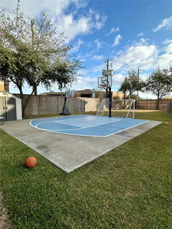 $2,750 | 7227 Laguna Villas, Houston, TX 77036