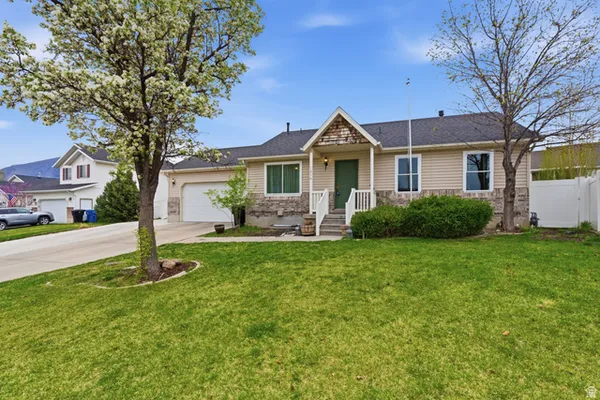 $460,000 | 1216 East Loafer View Drive, Payson, UT 84651