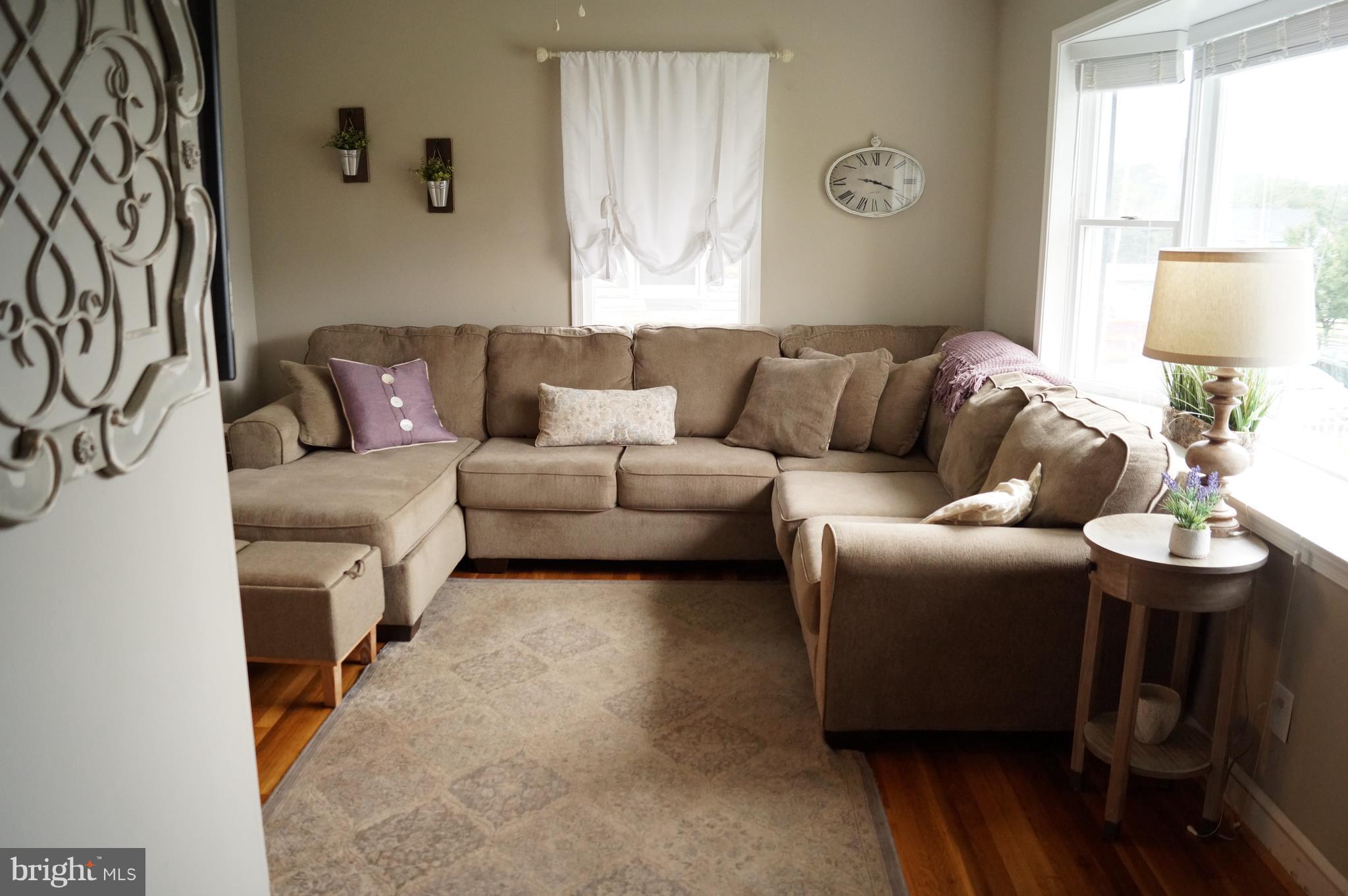 5536 Oakland Road Halethorpe, MD 21227 - Photo 4 of 26 Living Room