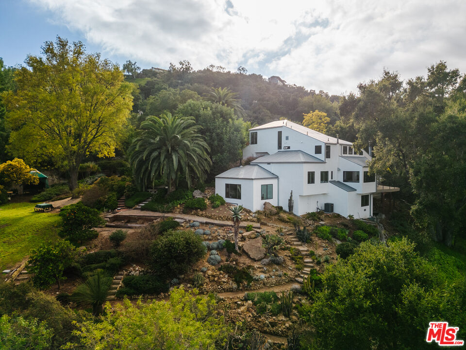 2002 Tuna Canyon Road Topanga, CA 90290 - Photo 5 of 70
