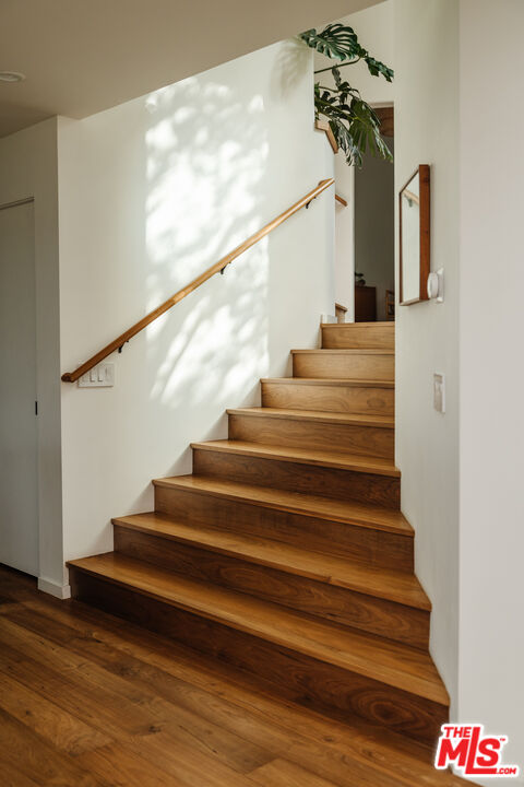 2002 Tuna Canyon Road Topanga, CA 90290 - Photo 8 of 70 a view of entryway