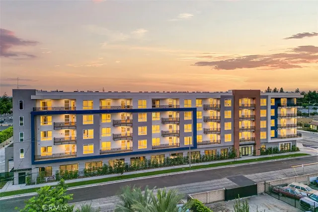 a view of a large building