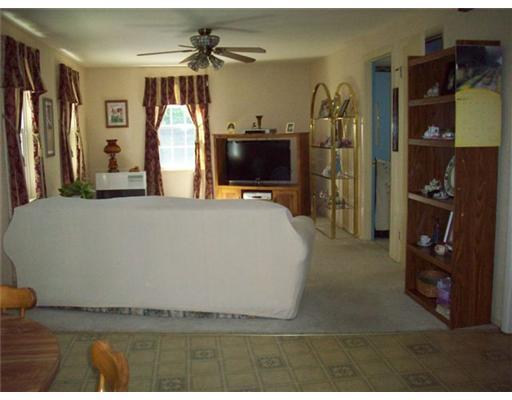 14 Fairbanks Road Sidney, ME 04330 - Photo 5 of 19 Living Room.