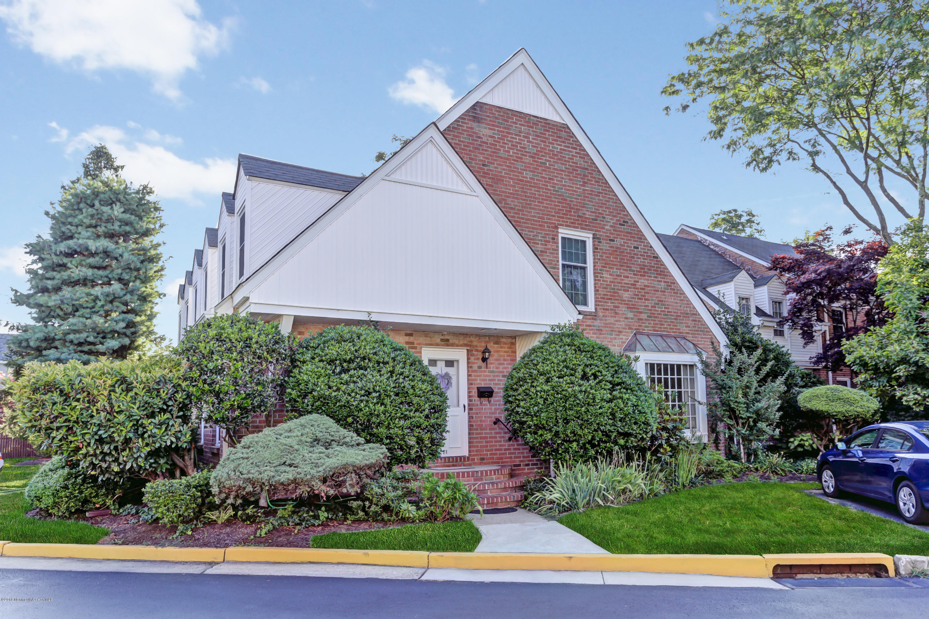 21 Wyckham Road Spring Lake Heights, NJ 07762 - Photo 1 of 22 1