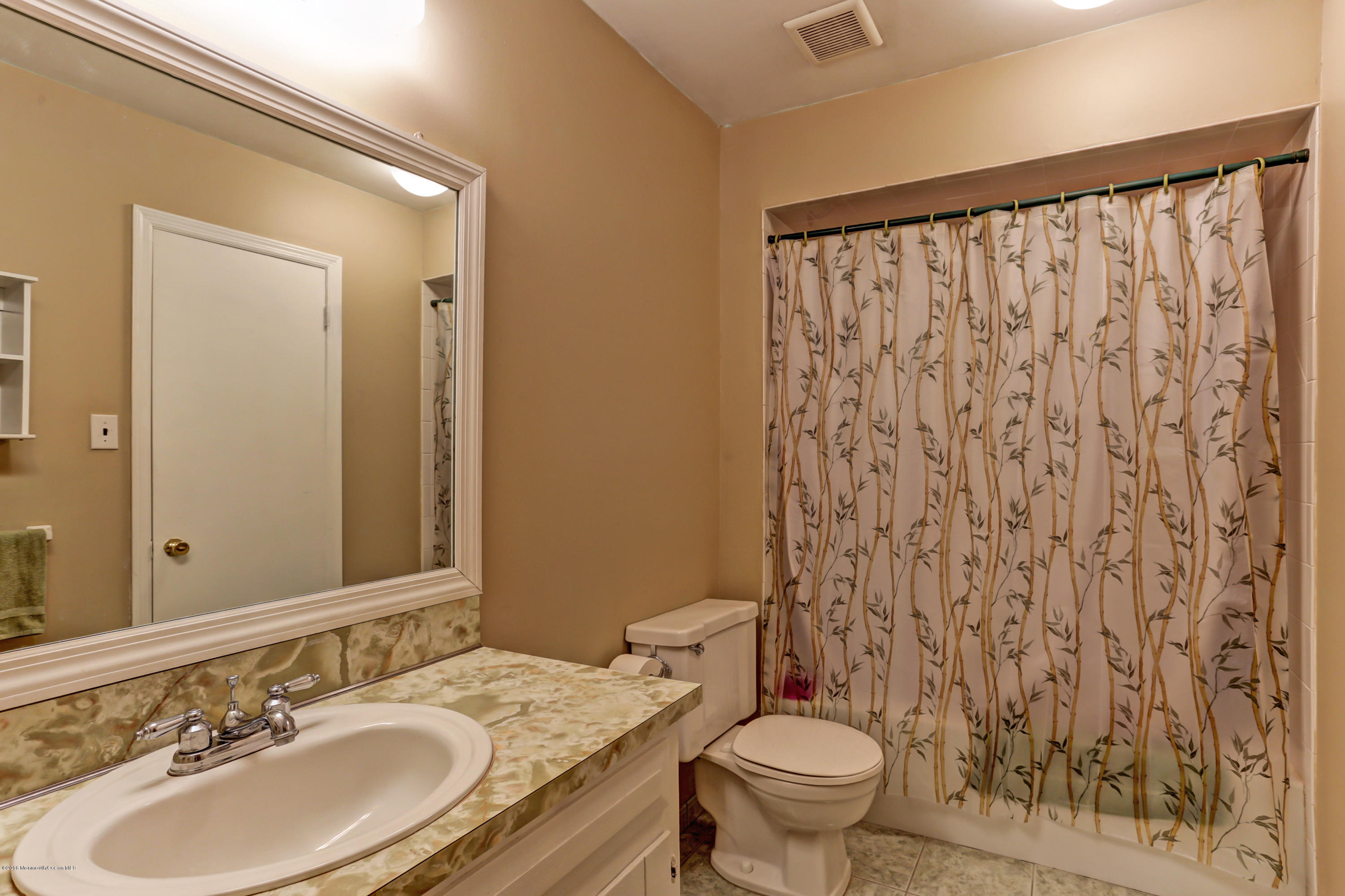 21 Wyckham Road Spring Lake Heights, NJ 07762 - Photo 16 of 22 20