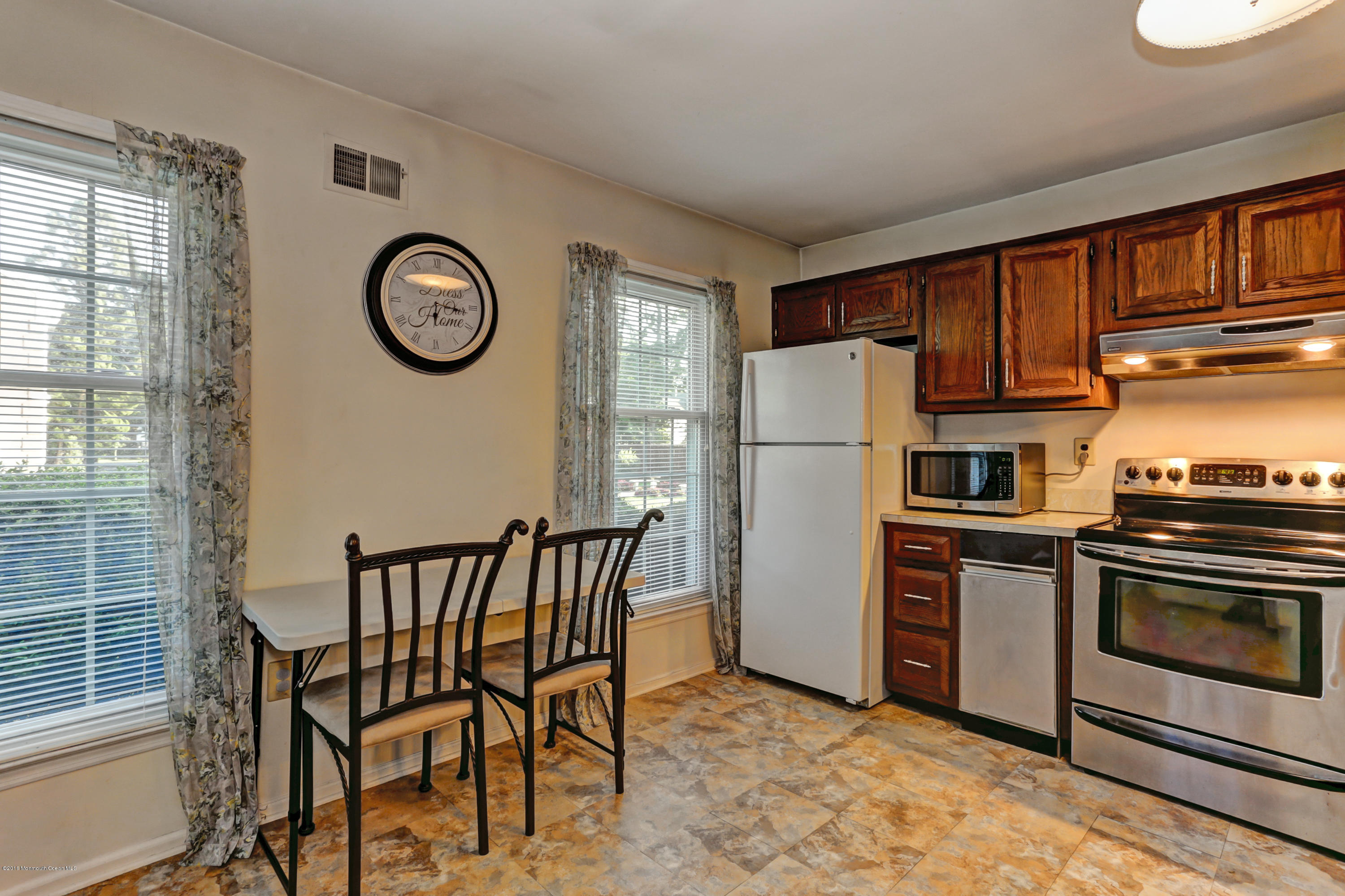 21 Wyckham Road Spring Lake Heights, NJ 07762 - Photo 4 of 22 5
