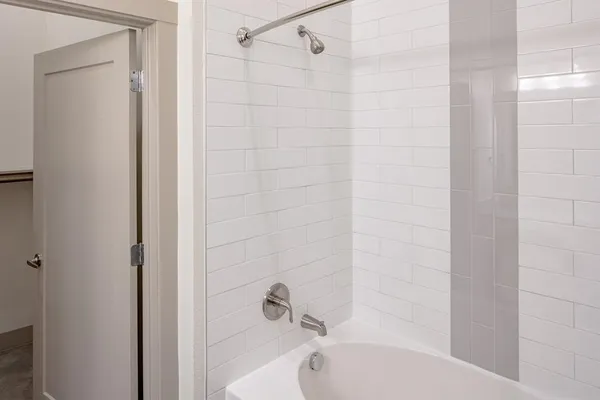 $2,550 | 601 North Oak Street, Unit 330, Roanoke, TX 76262