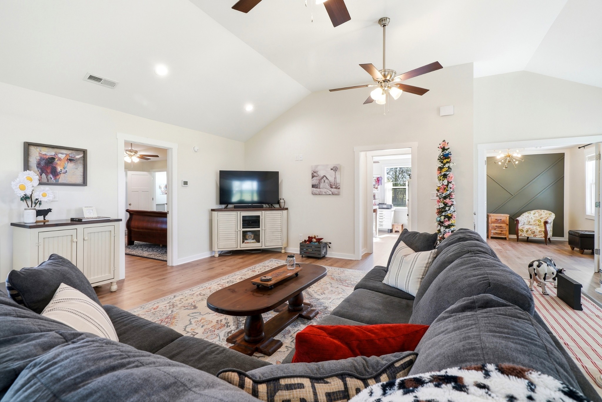 600 Squire Hall Road Shelbyville, TN 37160 - Photo 15 of 69 a living room with furniture and a wooden floor