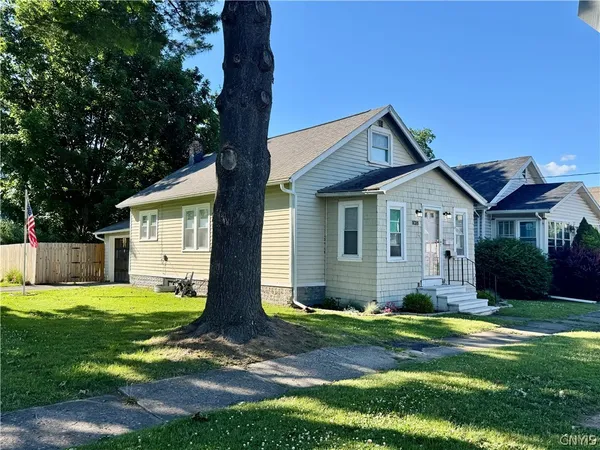 $199,900 | 1028 Tabor Place, Utica, NY 13502