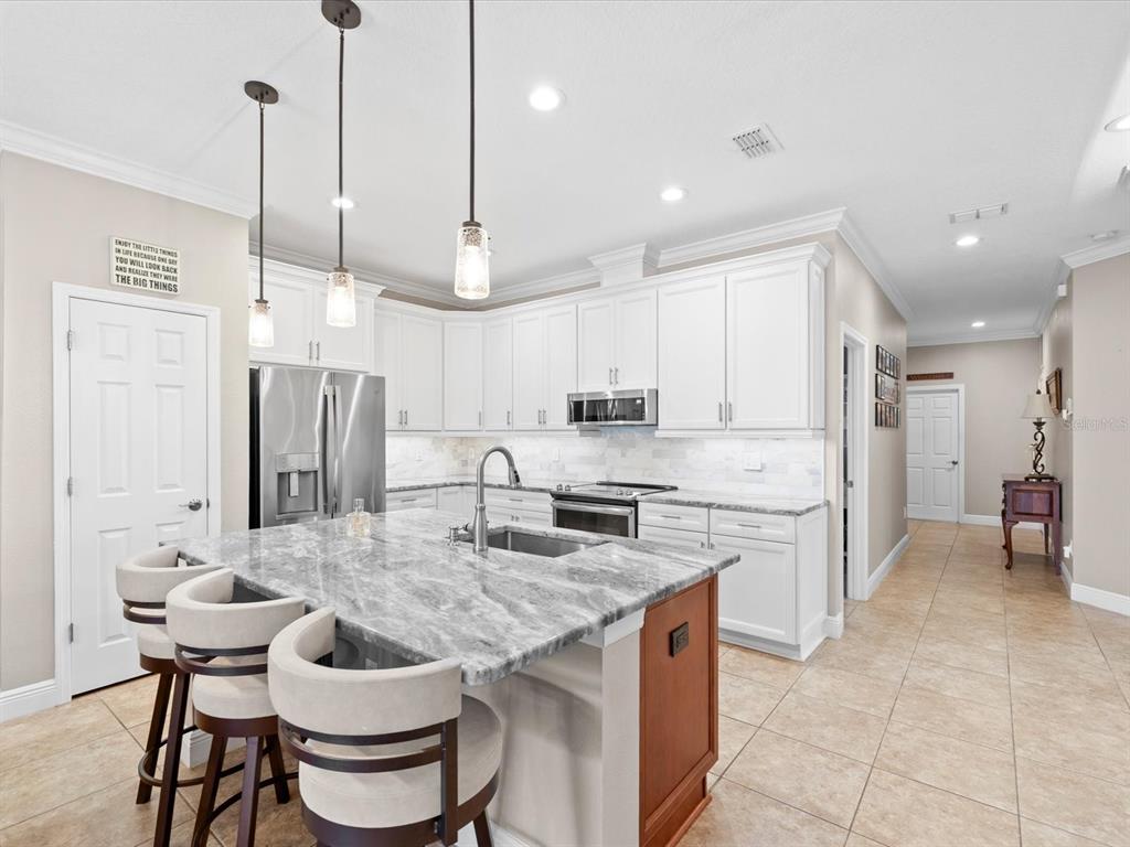 2126 Parrot Fish Drive Holiday, FL 34691 - Photo 7 of 82