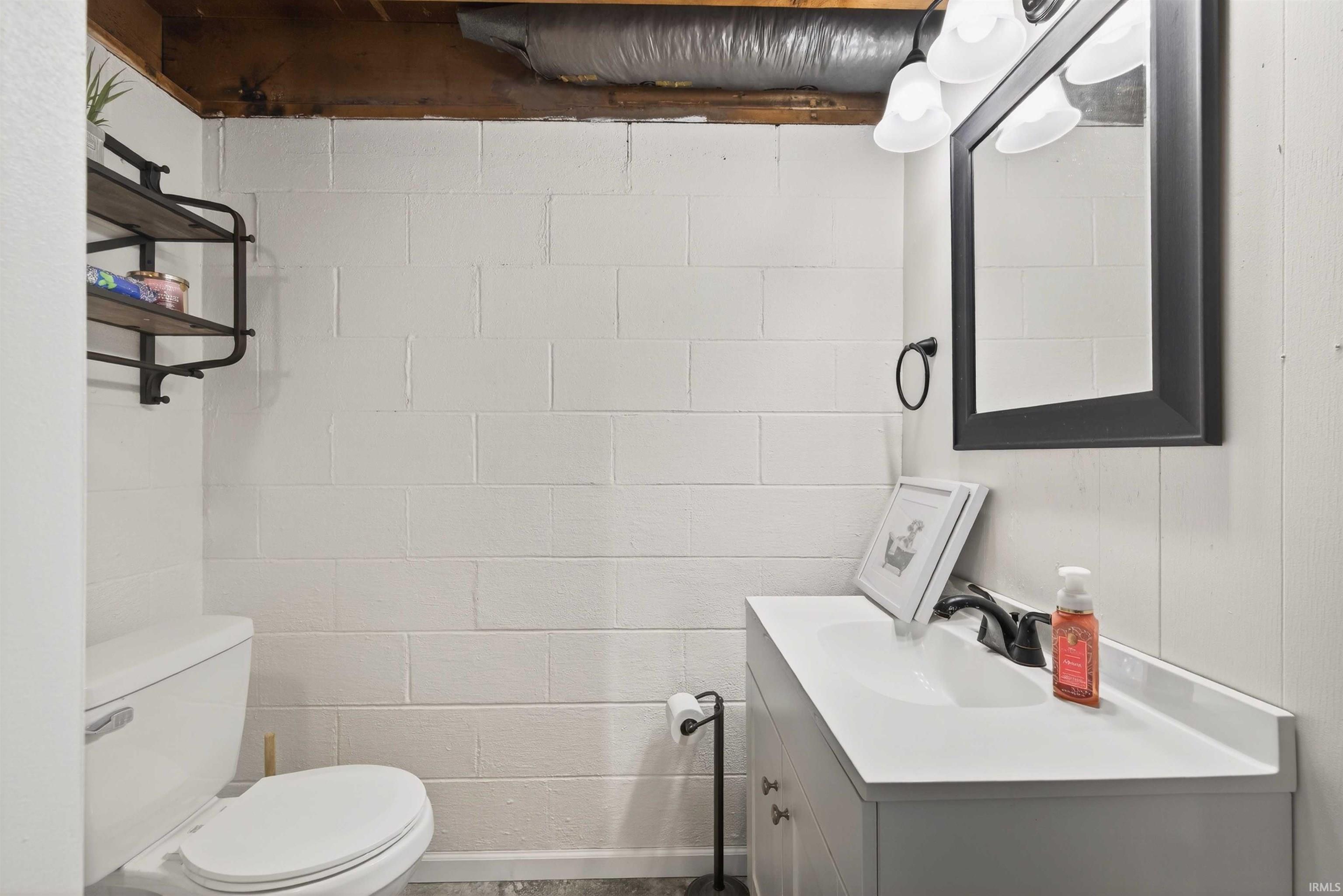 895 Highway 60 Mitchell, IN 47446 - Photo 23 of 36