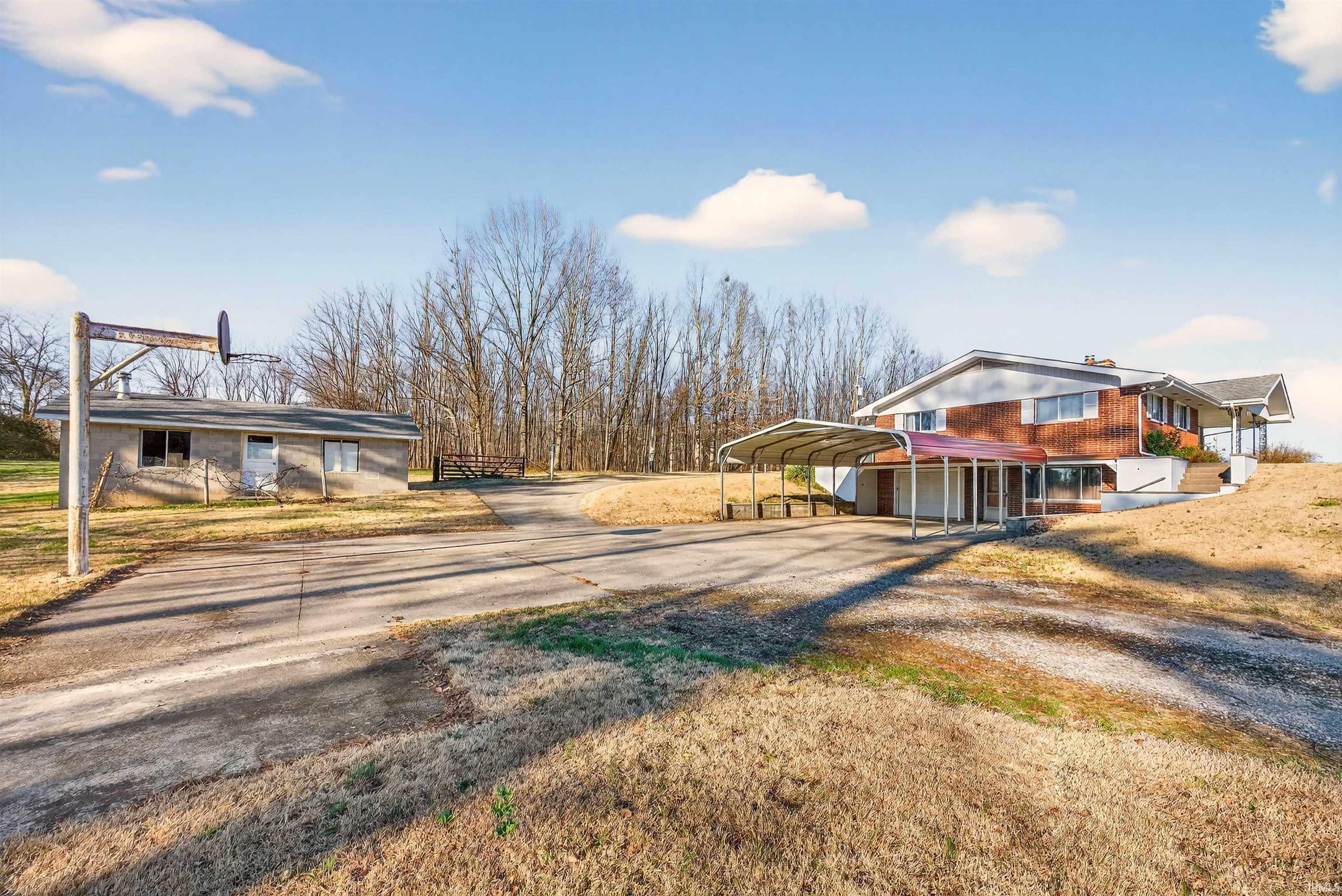 895 Highway 60 Mitchell, IN 47446 - Photo 31 of 36