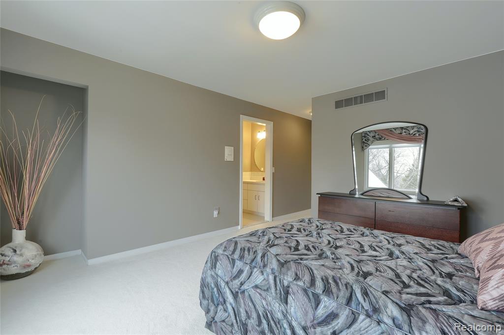 1721 Archers Pointe Rochester Hills, MI 48306 - Photo 41 of 59