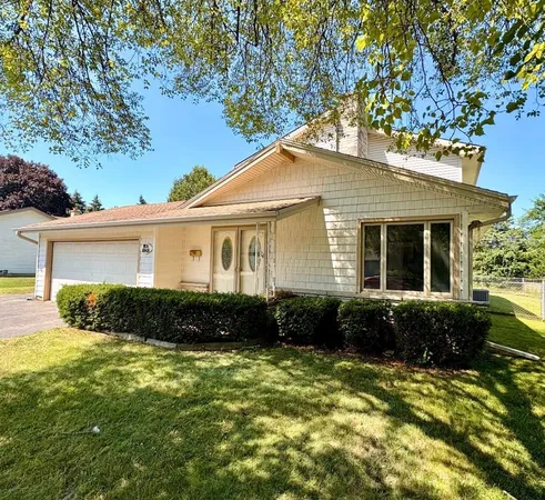 $464,900 | W174N9459 Devonwood Road, Menomonee Falls, WI 53051