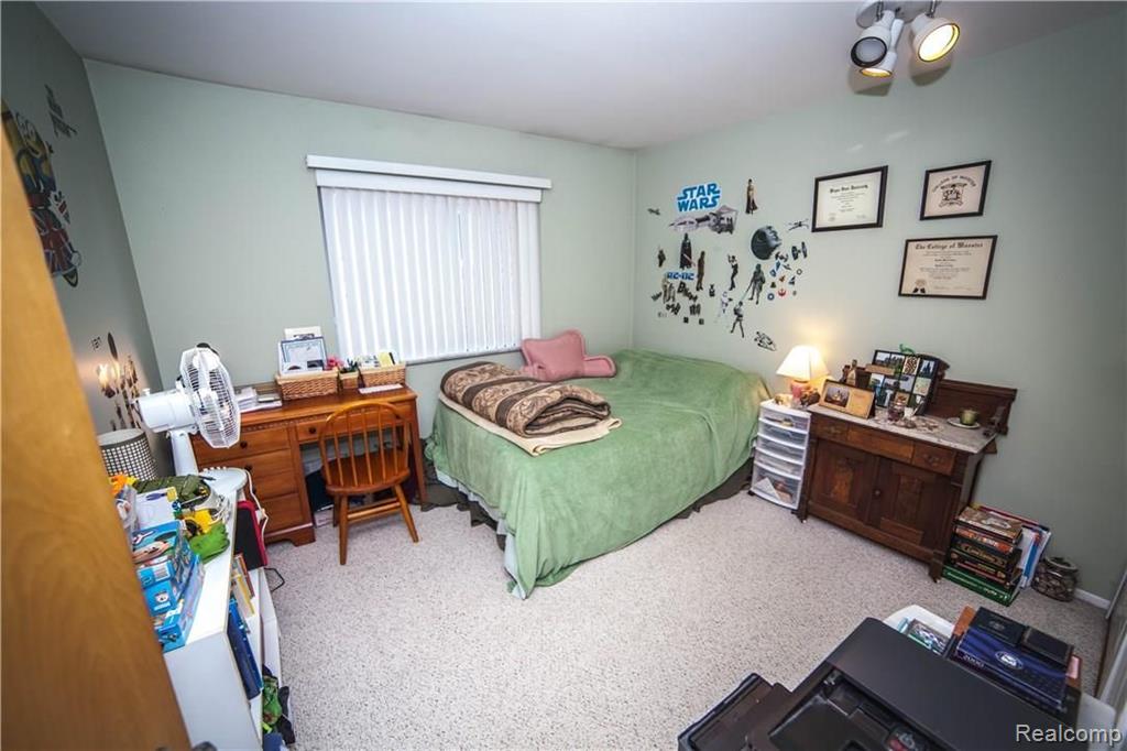 29664 Hoover Road Warren, MI 48093 - Photo 9 of 11