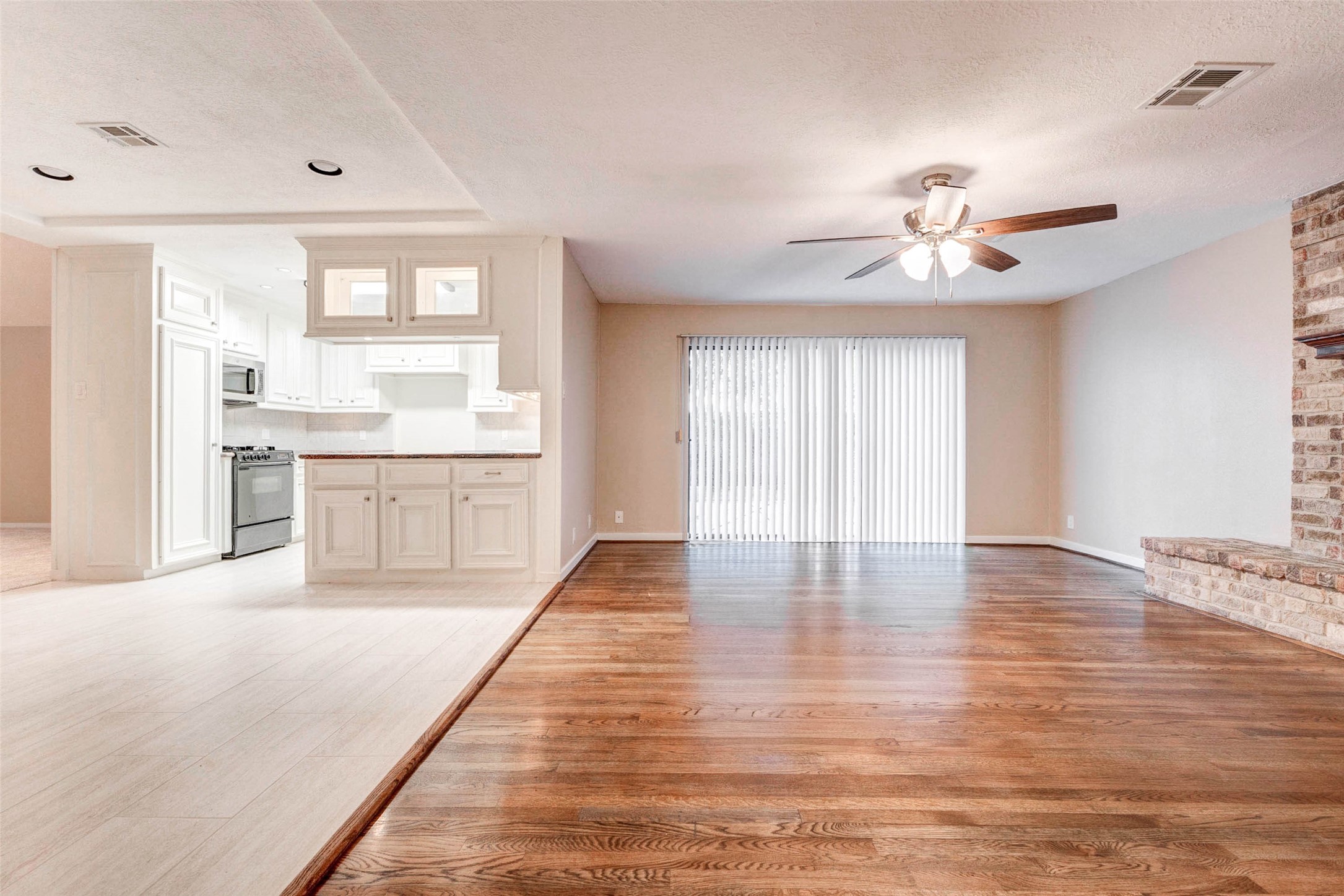 9650 Val Verde Street Houston, TX 77063 - Photo 17 of 50
