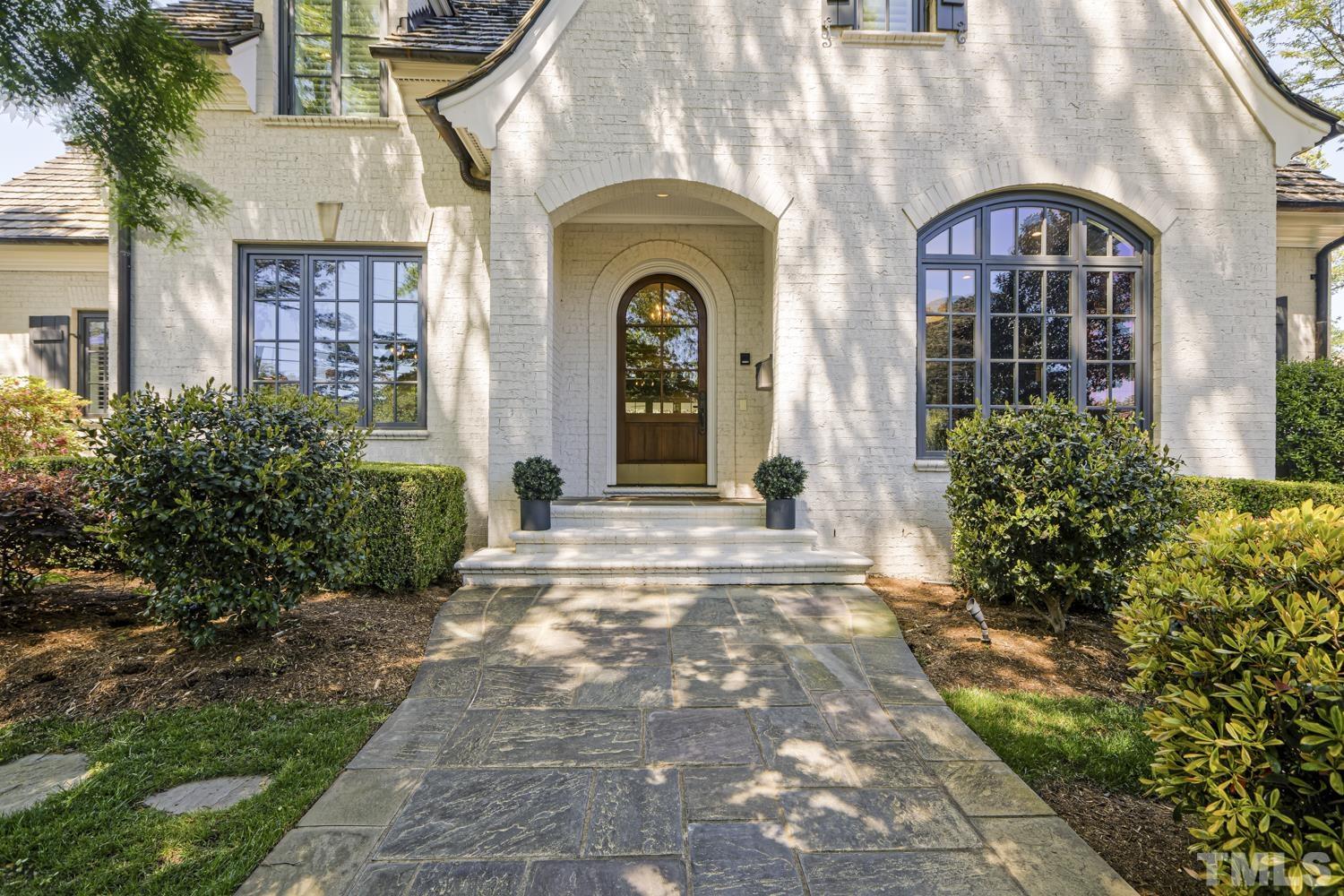 2642 Churchill Road Raleigh, NC 27608 - Photo 4 of 98