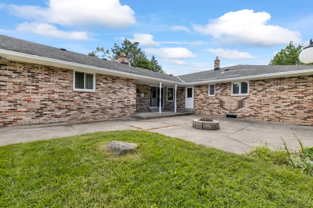 $499,000 | 15620 Vernon Drive, Brookfield, WI 53005