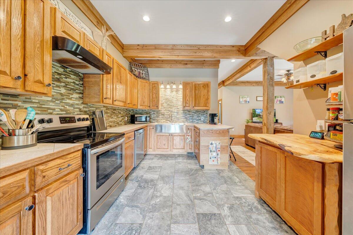 6966 Lobelia Road Hillsboro, WV 24946 - Photo 11 of 61 Gallery Image 11