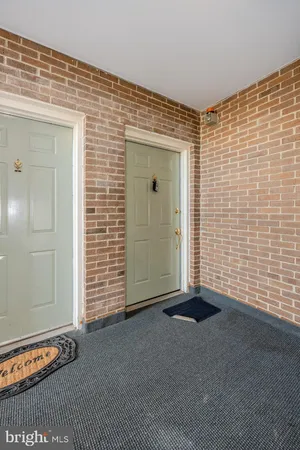 $2,250 | 110 Westwick Court, Unit 2, Sterling, VA 20165