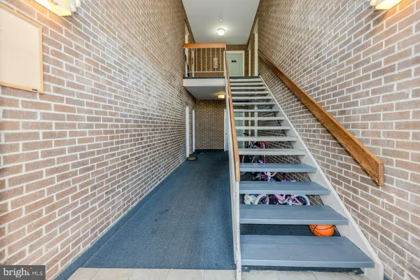 $2,250 | 110 Westwick Court, Unit 2, Sterling, VA 20165