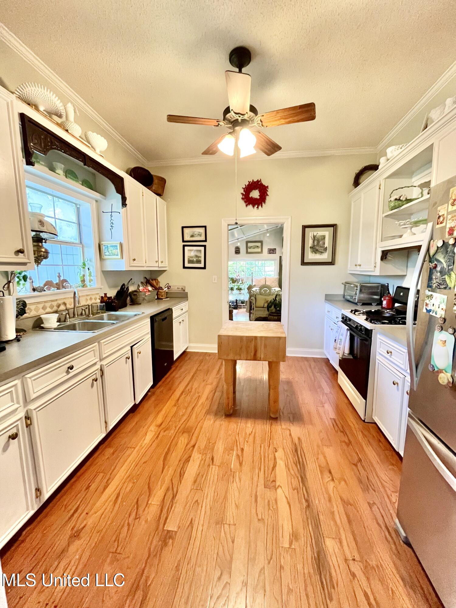 309 South Jackson Street Crystal Springs, MS 39059 - Photo 11 of 45 IMG_2571