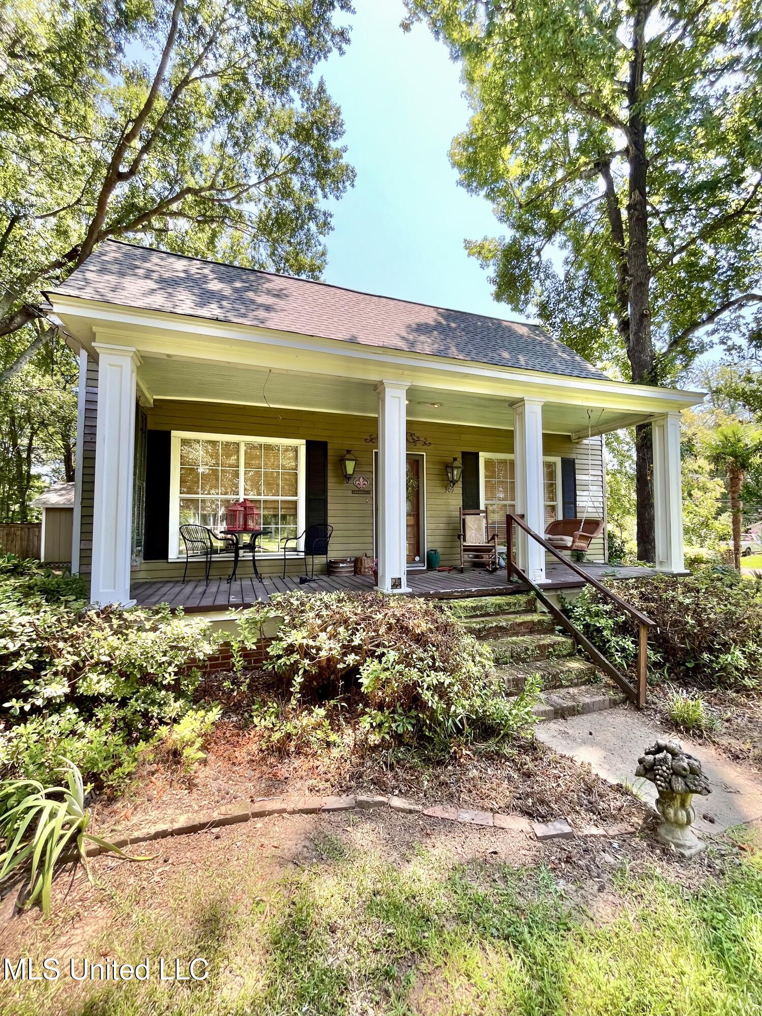 309 South Jackson Street Crystal Springs, MS 39059 - Photo 2 of 45 IMG_2659