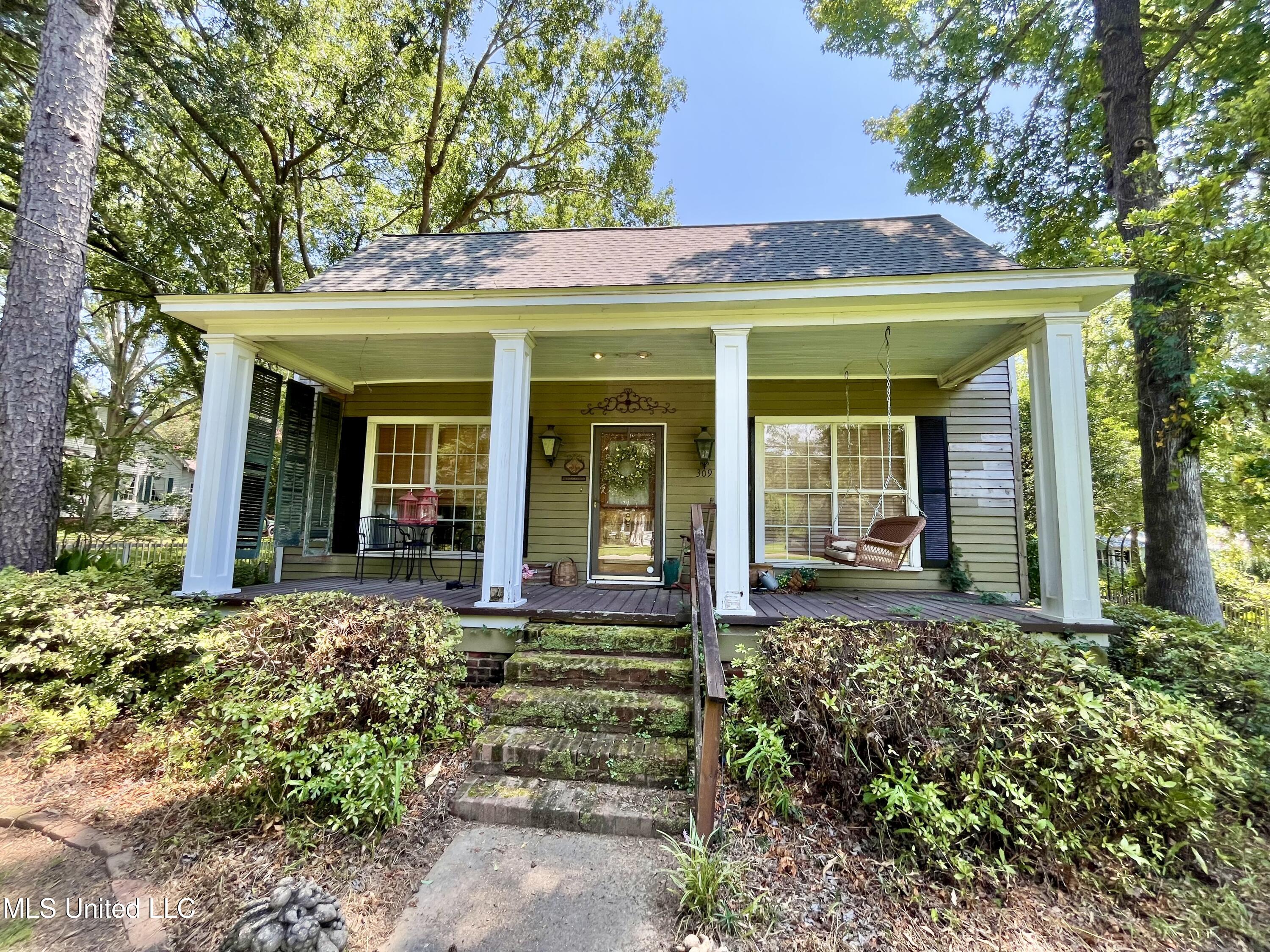 309 South Jackson Street Crystal Springs, MS 39059 - Photo 5 of 45 IMG_2656