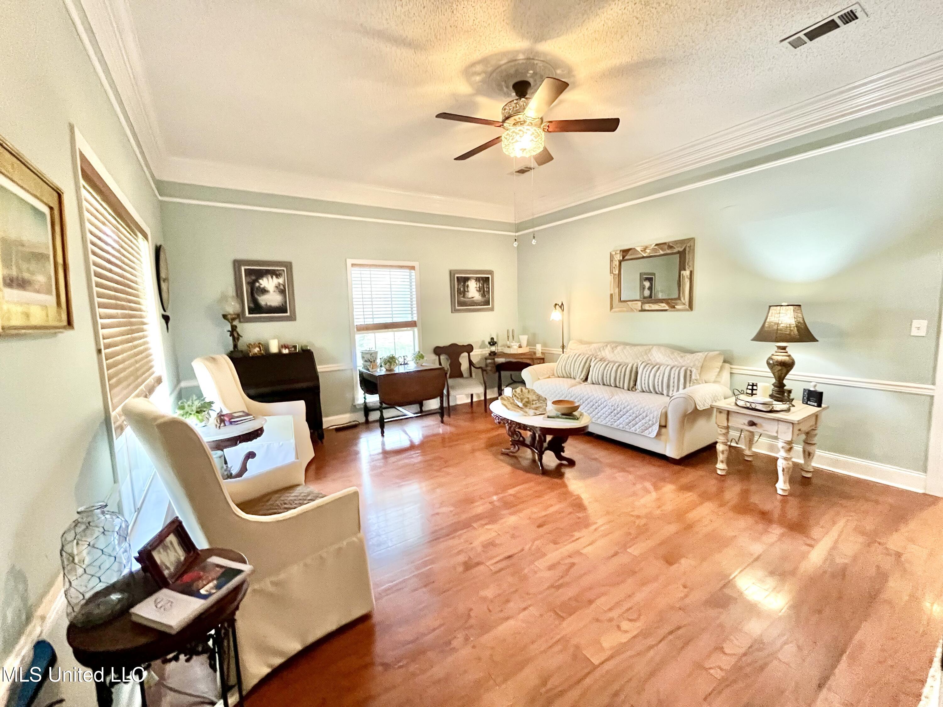 309 South Jackson Street Crystal Springs, MS 39059 - Photo 7 of 45 IMG_2601