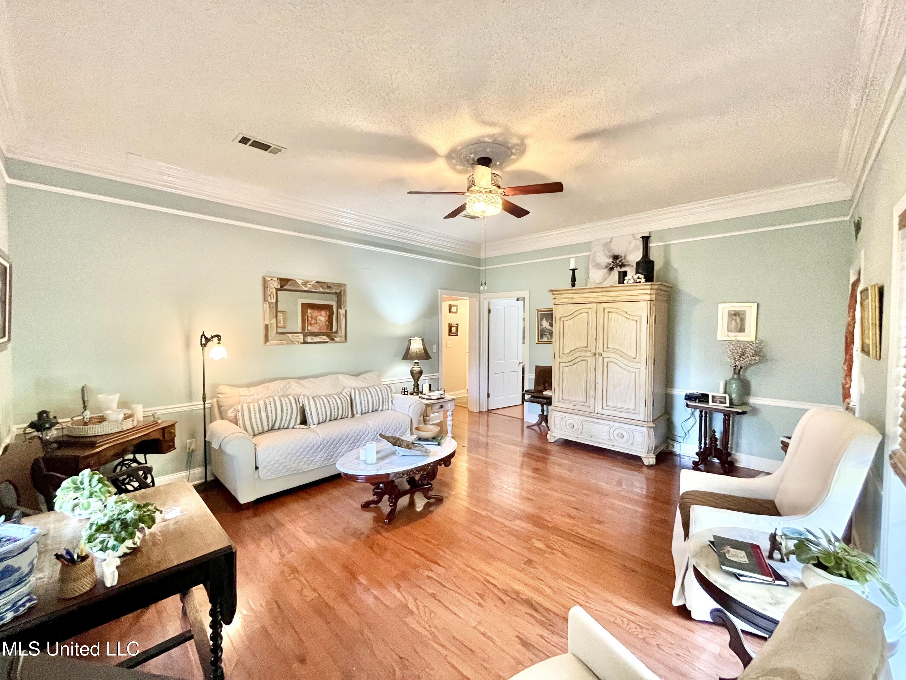 309 South Jackson Street Crystal Springs, MS 39059 - Photo 8 of 45 IMG_2600