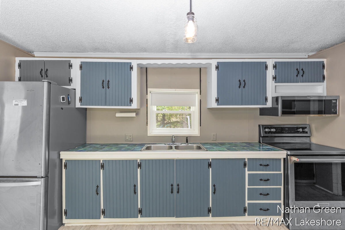 957 Maple Street Pullman, MI 49450 - Photo 9 of 27 957-Maple_009