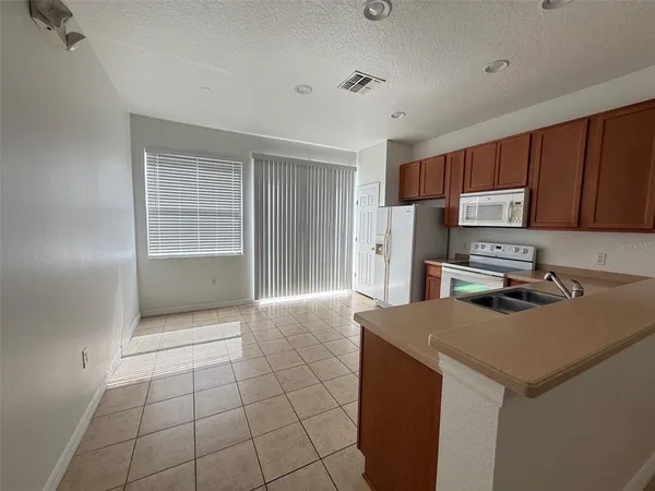 $1,800 | 5168 Regatta Drive, Kissimmee, FL 34746