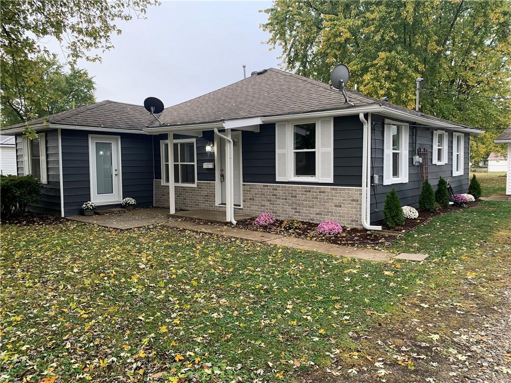132 Maple Street Hope, IN 47246 - Photo 3 of 28 Gallery Image 3