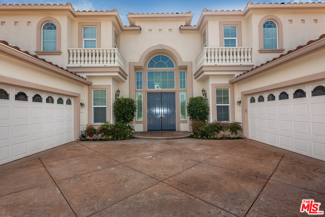 12090 Nelson Road Moorpark, CA 93021 - Photo 50 of 54 a view of a building with entryway