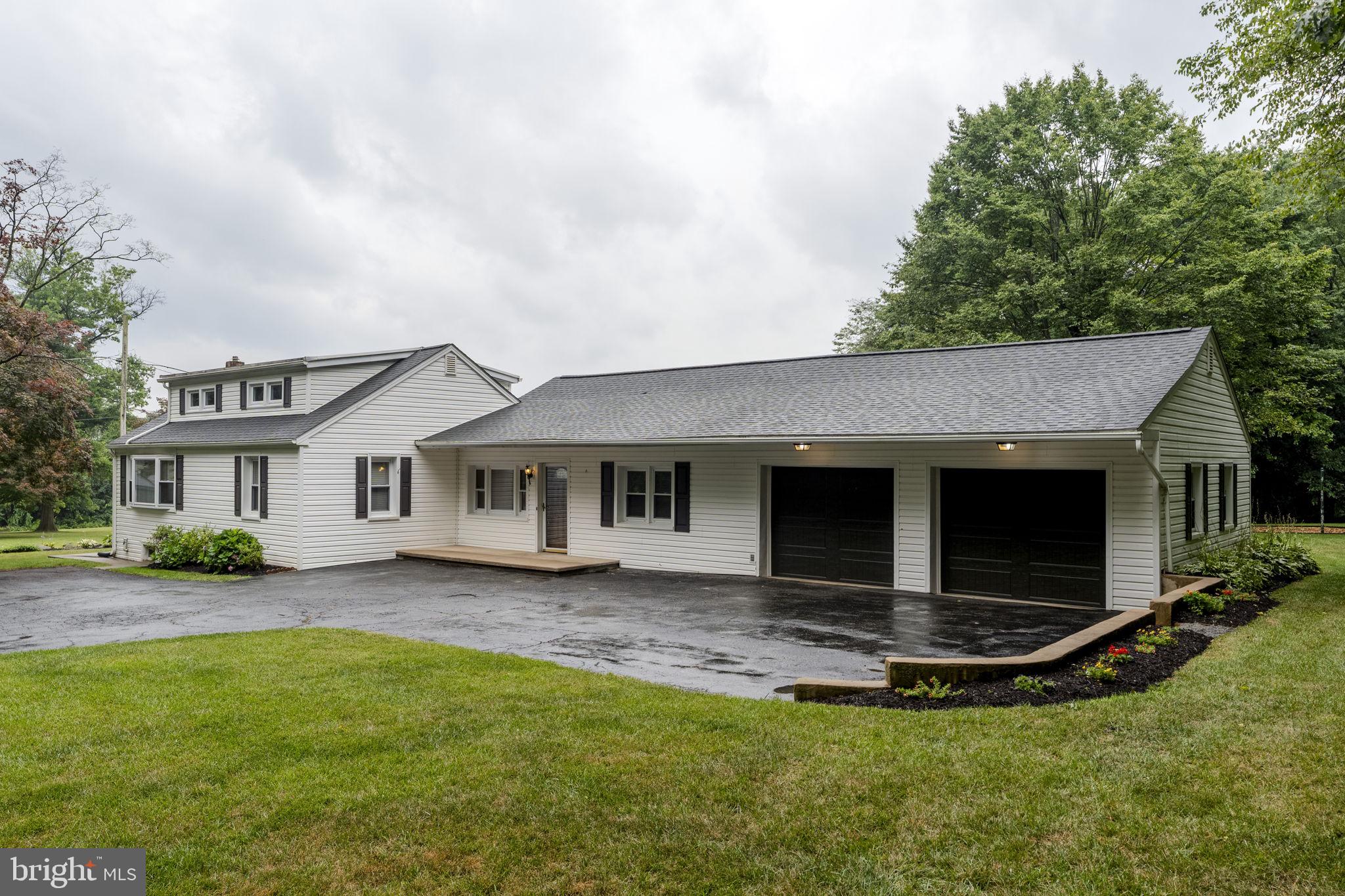 65 Compass Road Parkesburg, PA 19365 - Photo 3 of 61 Charming home with modern appeal.