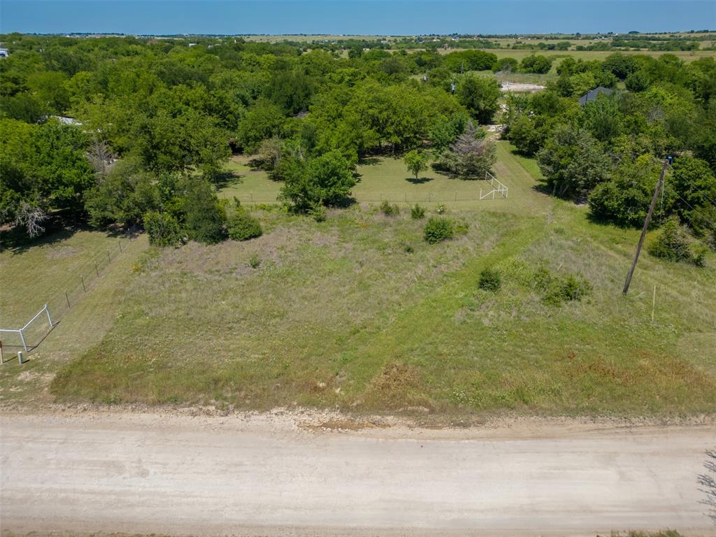 804 Private Road 4219 Decatur, TX 76234 - Photo 2 of 17 a view of a yard