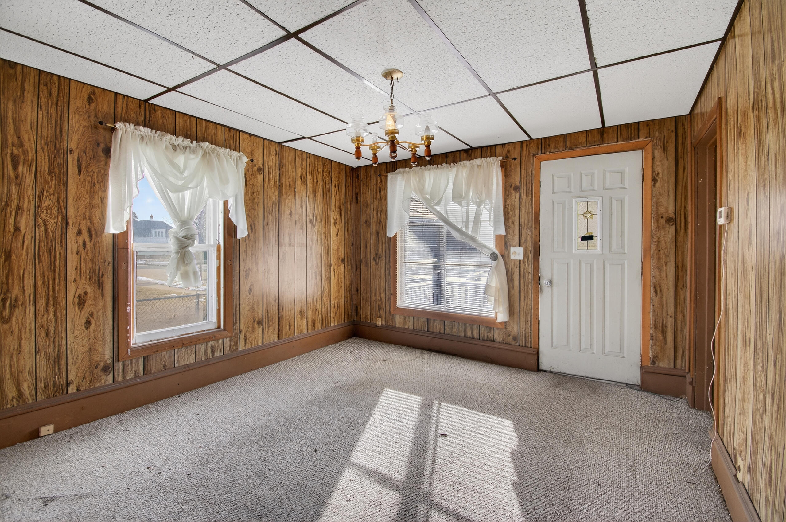 1731 Grand Avenue Racine, WI 53403 - Photo 3 of 30 IMG_4507