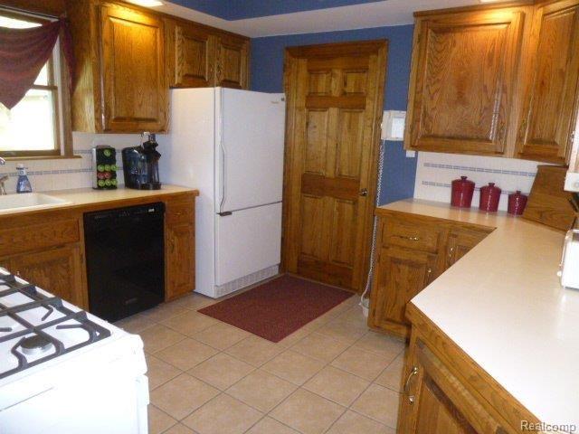 3485 York Road Rochester, MI 48309 - Photo 11 of 21 Beaut Remod Kitchen (2).jpg
