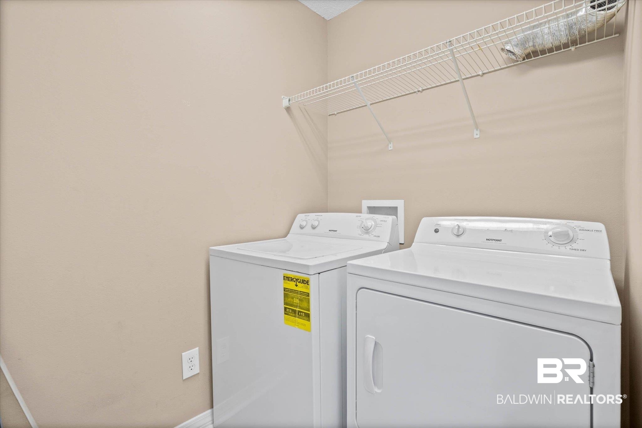 8980 Spring Grove North Mobile, AL 36695 - Photo 16 of 24 Laundry room