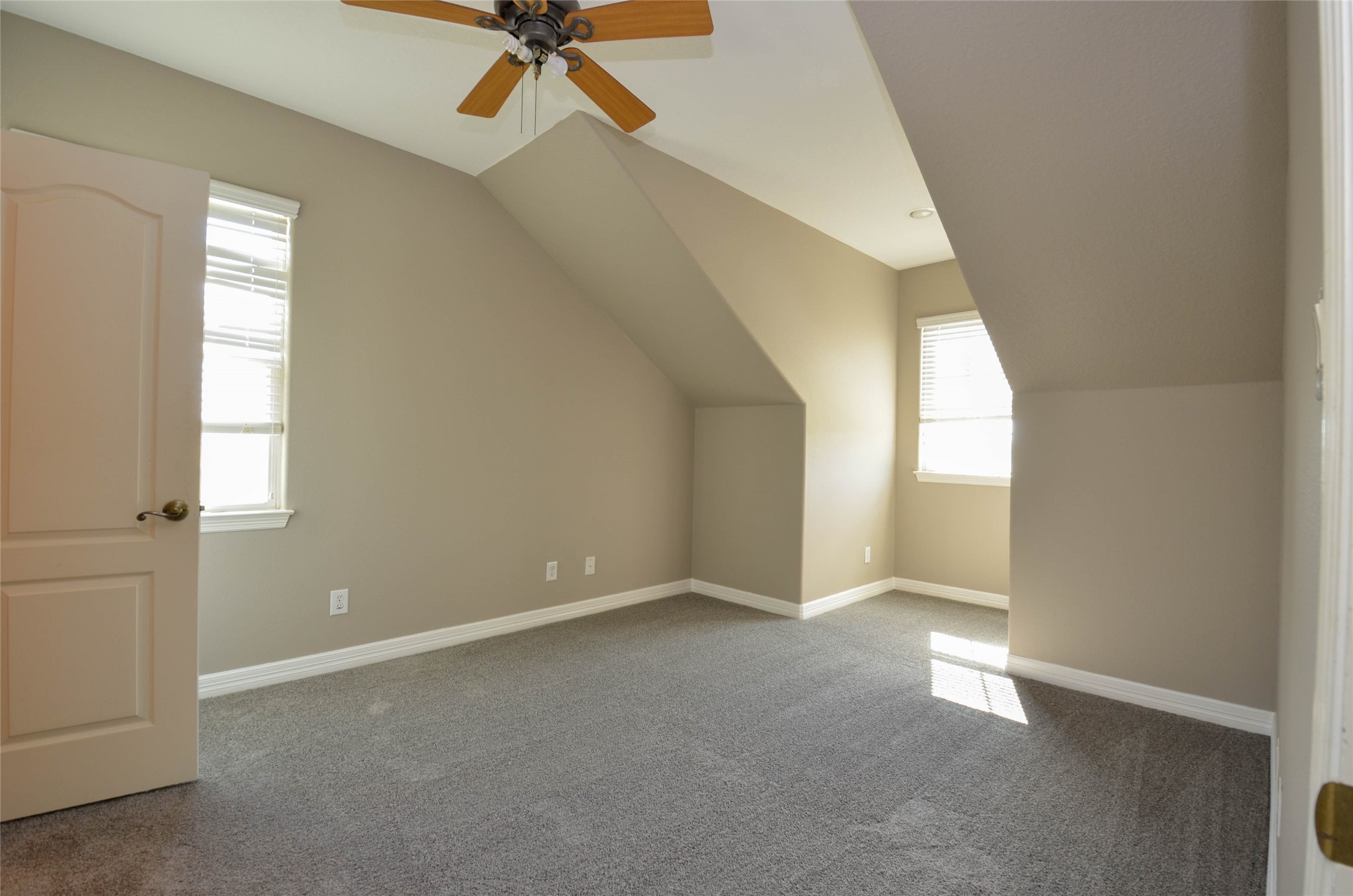 6125 Alleluia Trail Manvel, TX 77578 - Photo 19 of 25 an empty room with windows