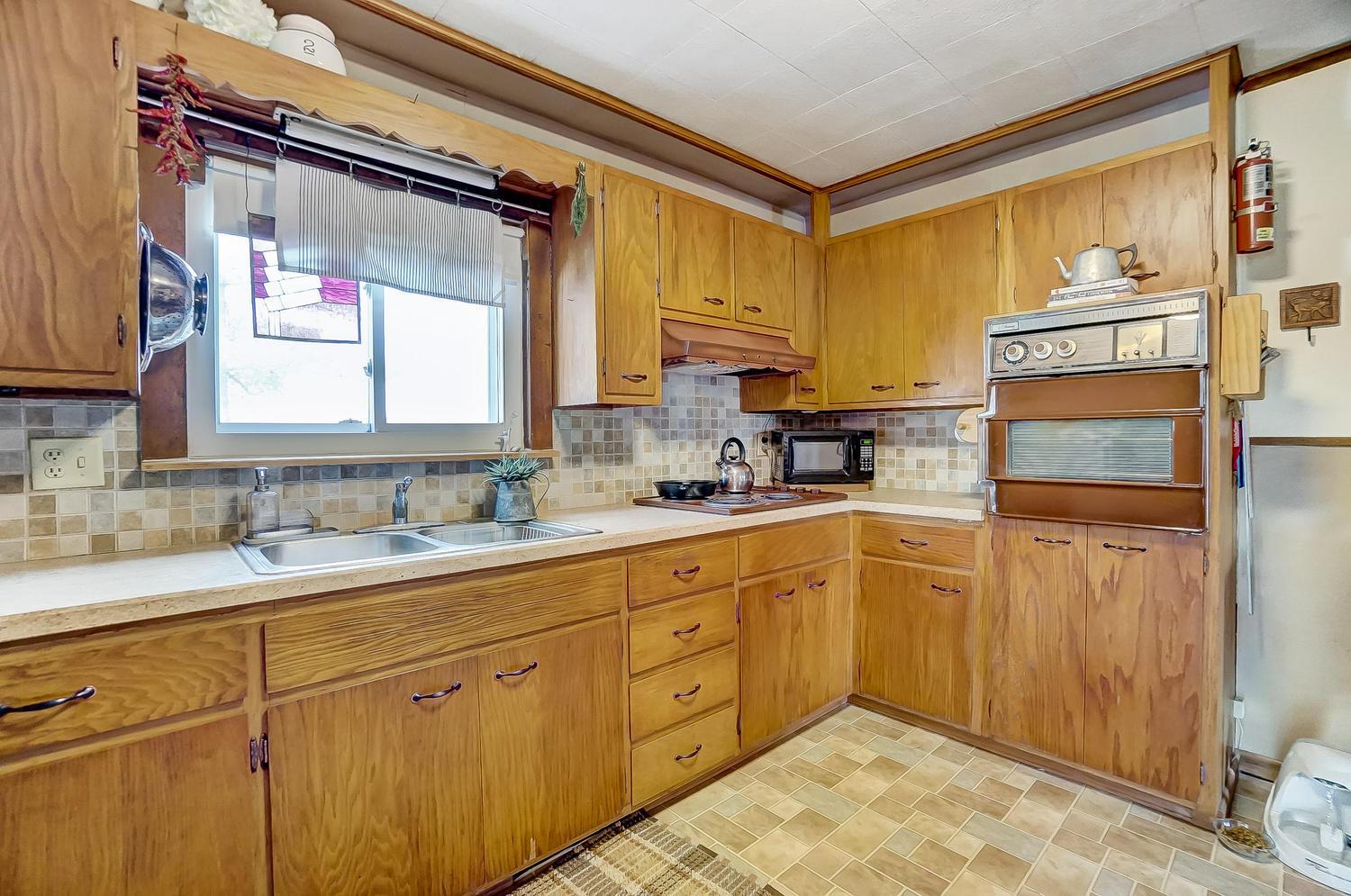 1697 Bunty Station Road Delaware, OH 43015 - Photo 8 of 25 Gallery Image 8
