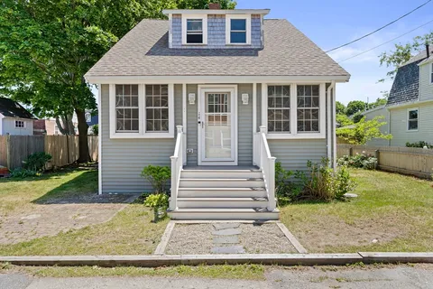 $499,000 | 14 L Street, Hull, MA 02045