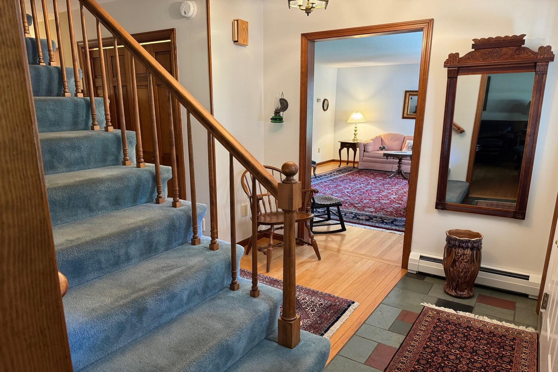 27 Georgeanna Boulevard Rutland Town, VT 05701 - Photo 11 of 28