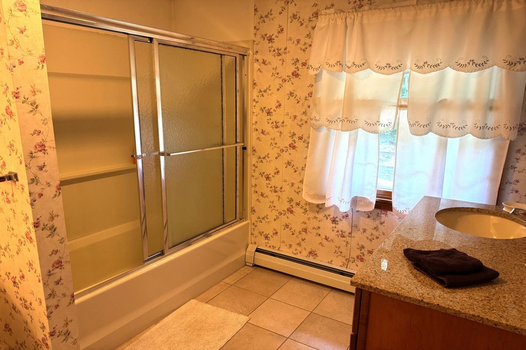 27 Georgeanna Boulevard Rutland Town, VT 05701 - Photo 23 of 28