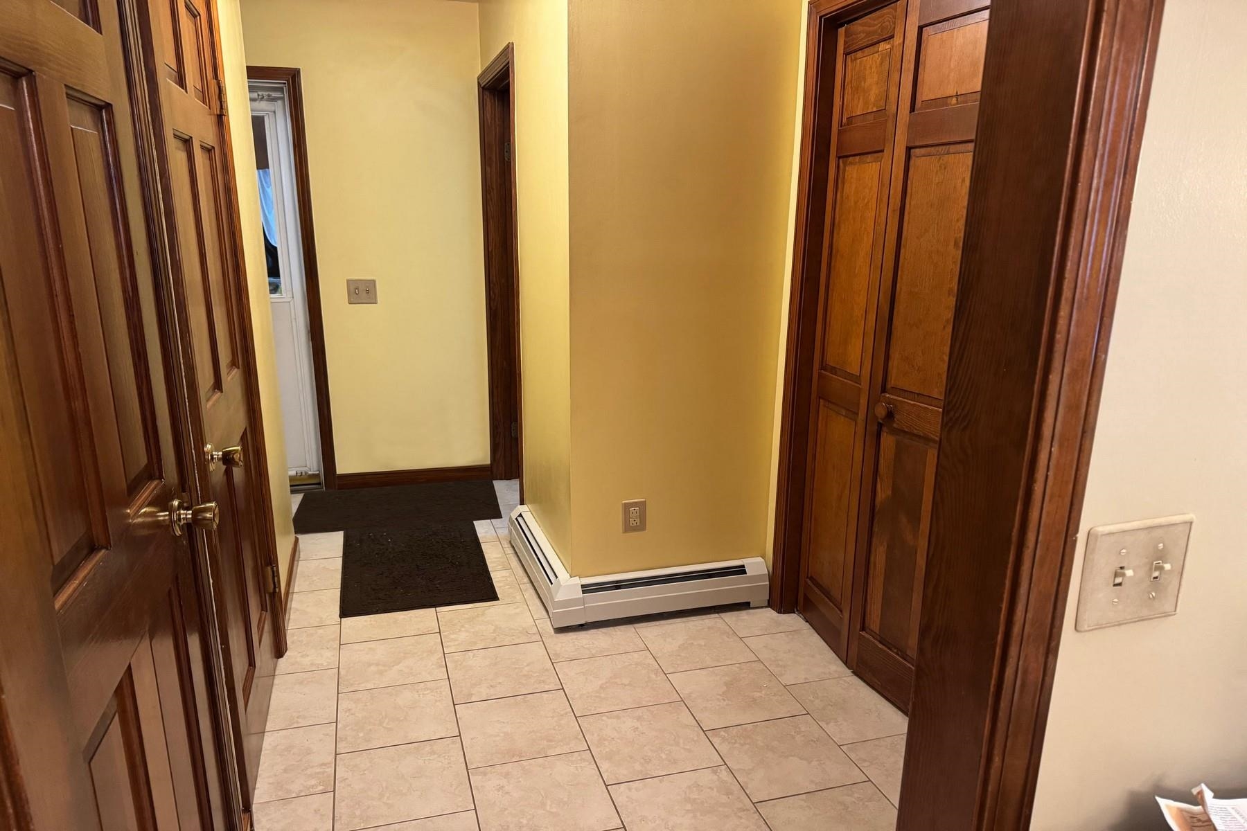 27 Georgeanna Boulevard Rutland Town, VT 05701 - Photo 4 of 28