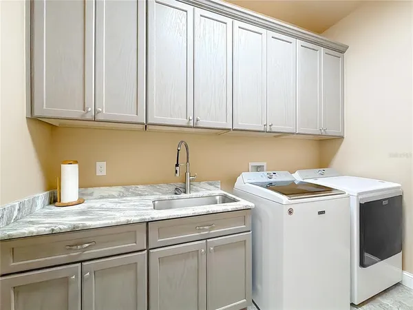 $1,100,000 | 5061 West Oakhill Street, Dunnellon, FL 34433