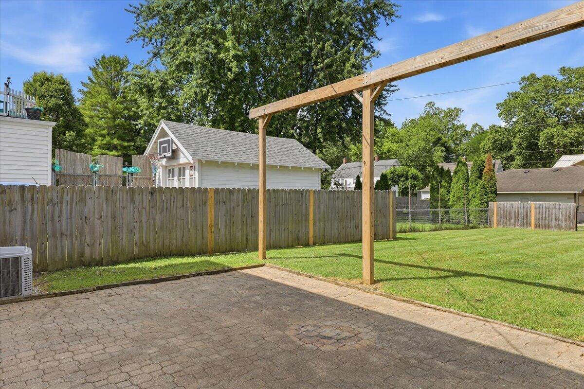 2148 Broadway Street Springfield, OH 45504 - Photo 36 of 55 40-Patio