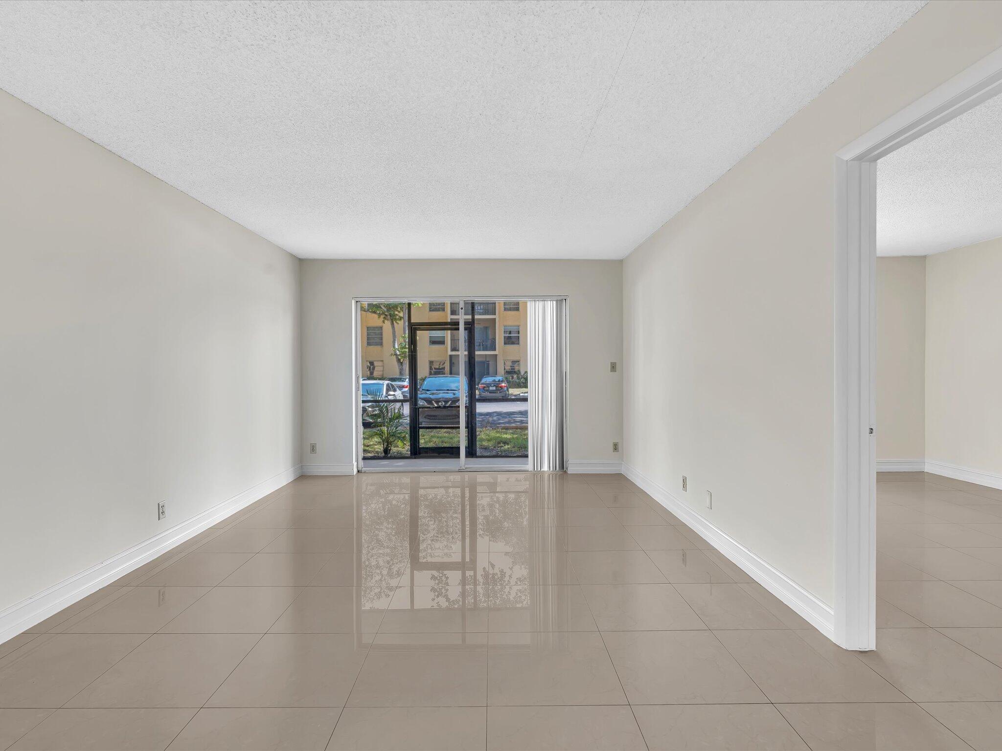 470 Northwest 20th Street Boca Raton, FL 33431 - Photo 10 of 50 Living Room