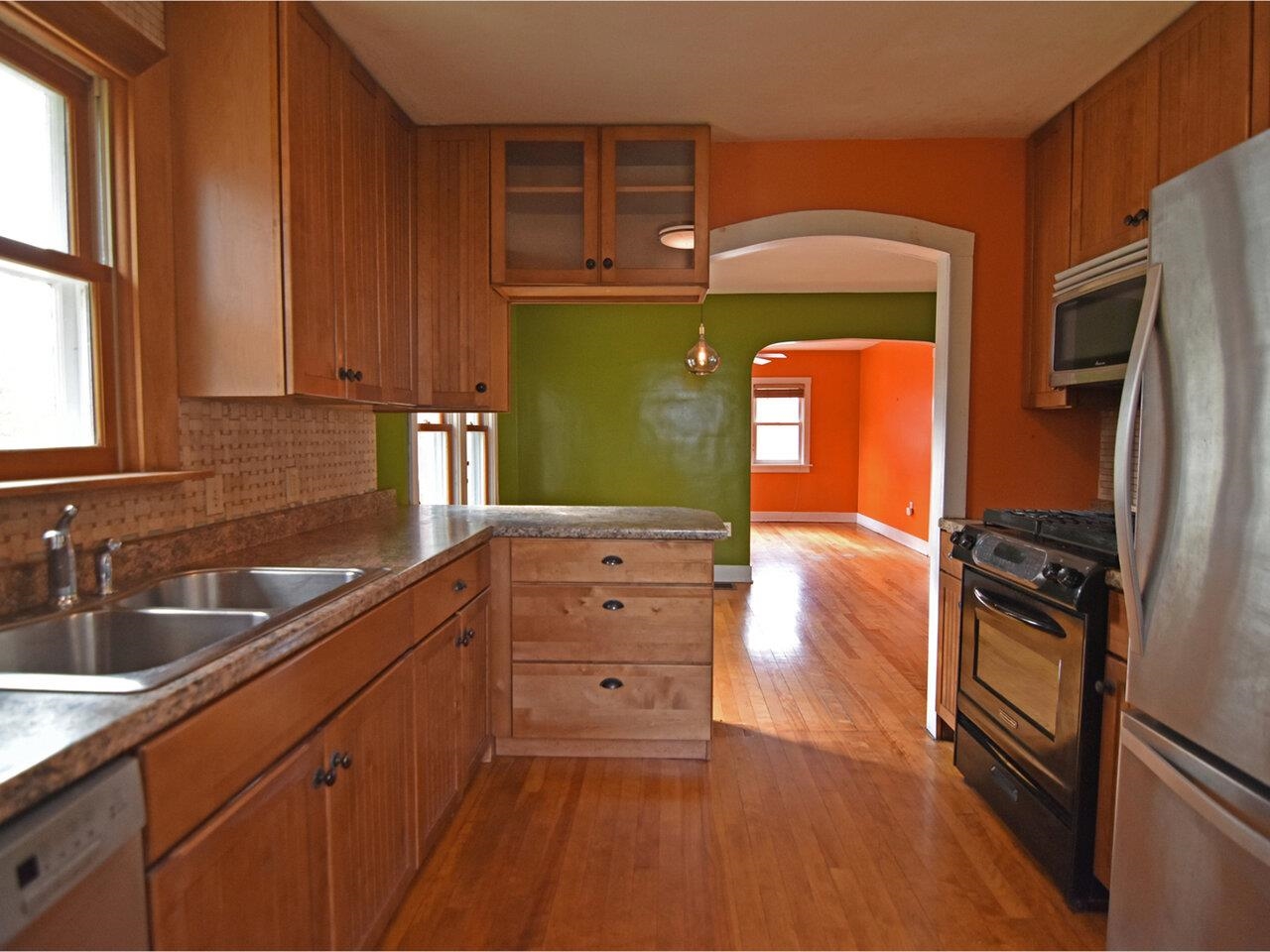 34 Hoover Street Burlington, VT 05401 - Photo 17 of 49